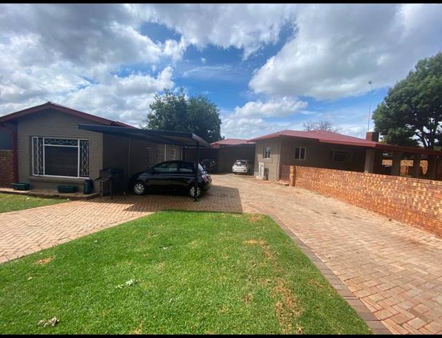4 BEDROOM HOUSE FOR SALE IN KANONKOP